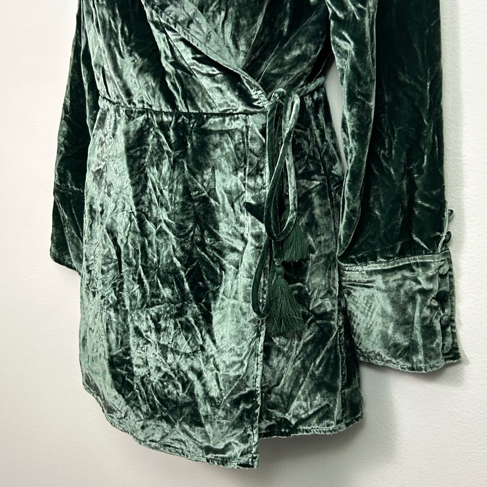 Free People Emerald Green Crushed Velvet Wrap Romper Tassel Tie Medium NWOT - Picture 6 of 13